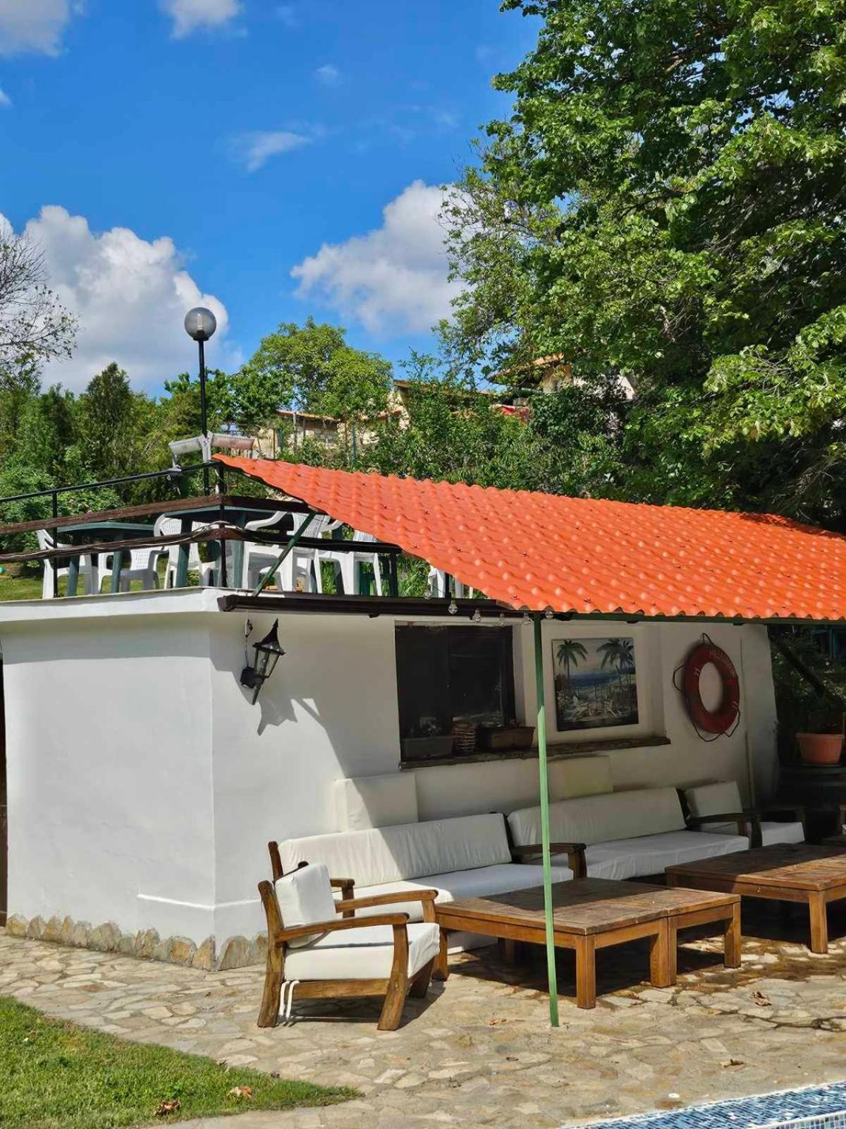 Orehite-Family Hotel ,Food & Pool Bozhichen エクステリア 写真