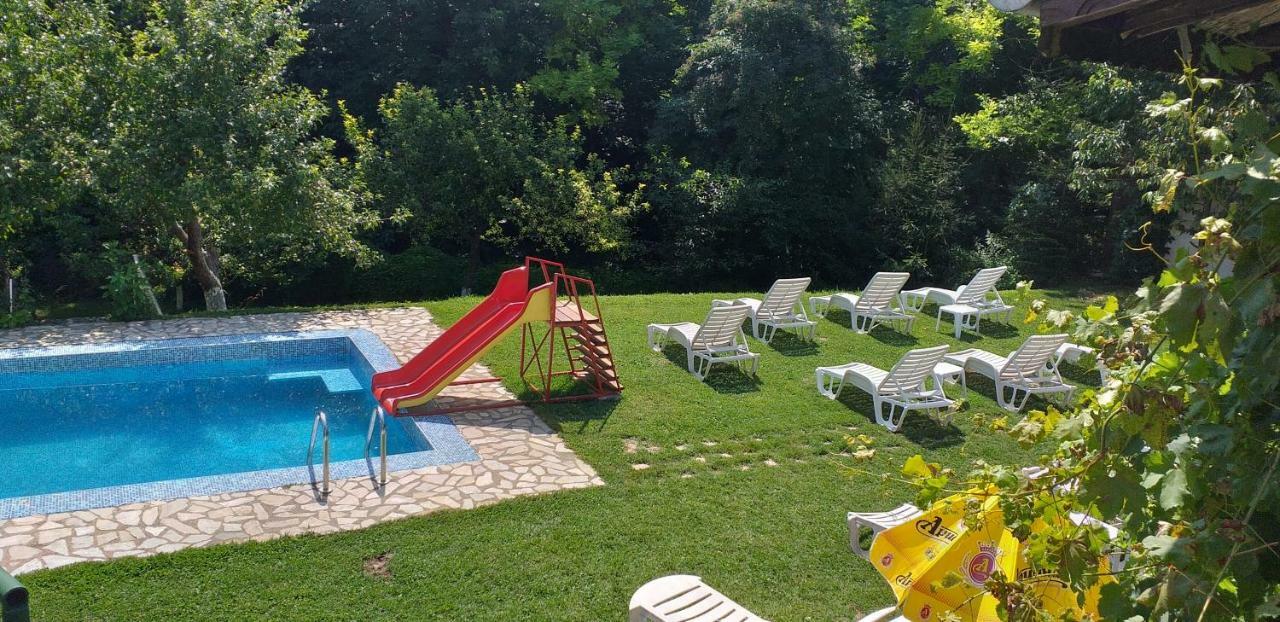 Orehite-Family Hotel ,Food & Pool Bozhichen エクステリア 写真